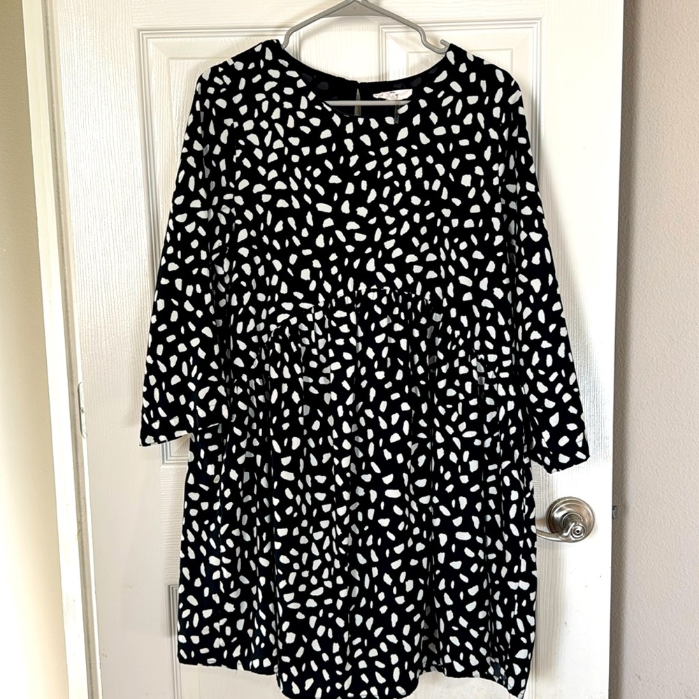 Black and White/Cream Babydoll Dress with Pockets